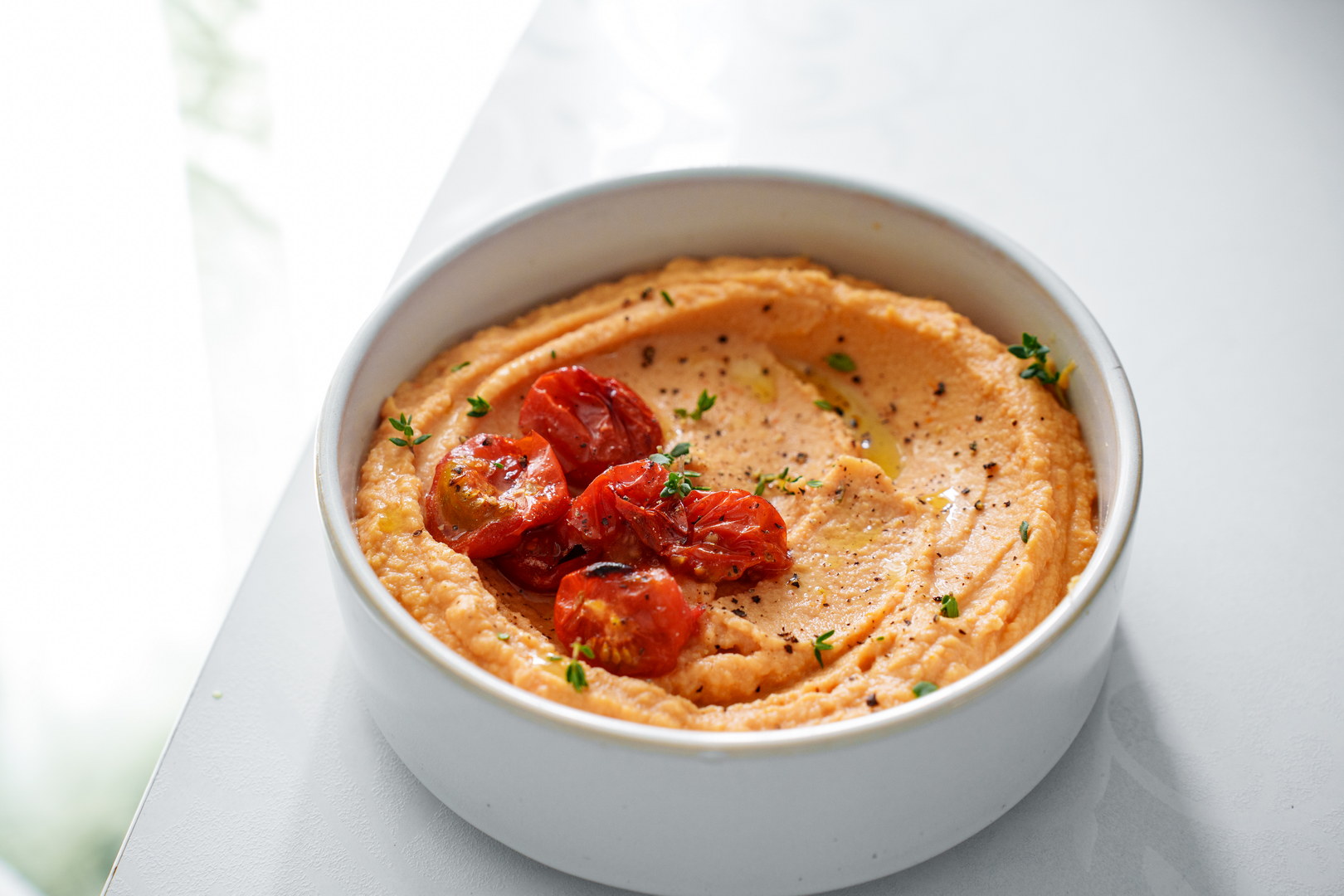 Томатный хумус